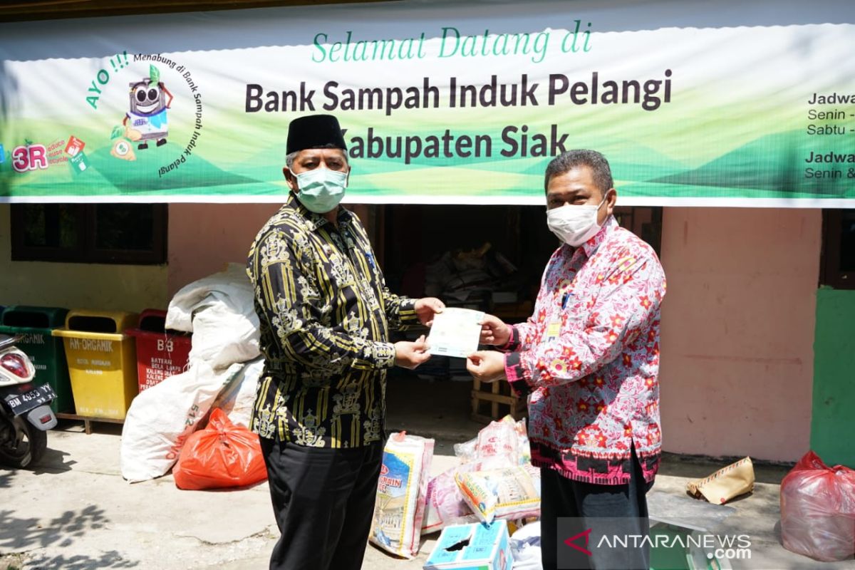 DLH Siak ajak masyarakat menabung sampah, bisa untuk bayar listrik dan air