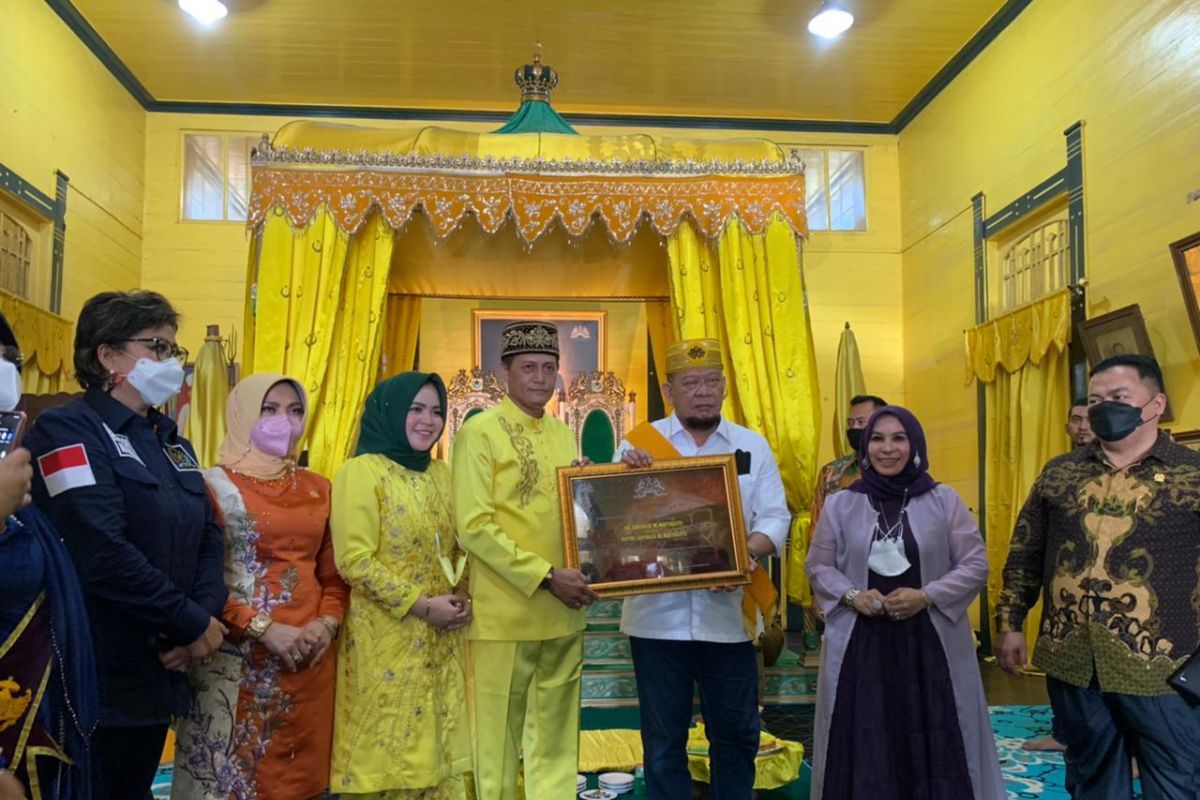 Ketua DPD RI LaNyalla terima gelar kehormatan dari Kesultanan Pontianak