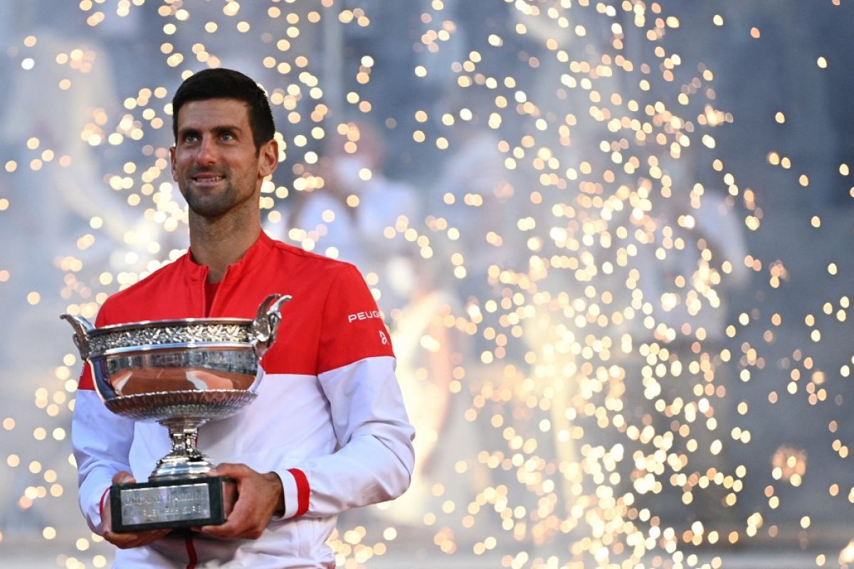Sempat tertinggal dua set, Djokovic akhirnya sabet gelar French Open