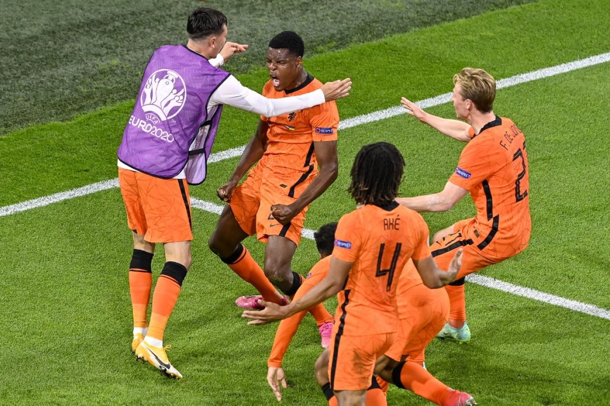 Belanda taklukkan Ukraina dalam drama lima gol