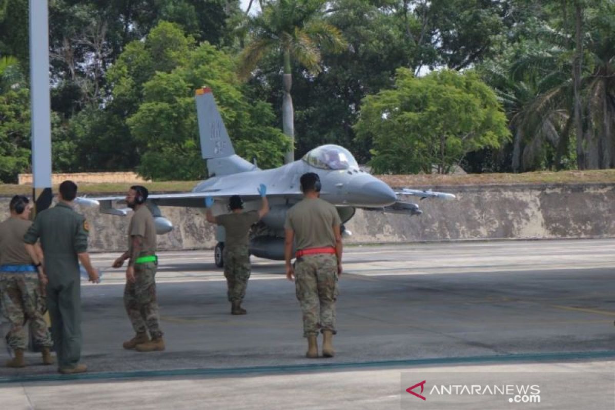 6 pesawat tempur F-16 milik AS latihan bersama di Pekanbaru