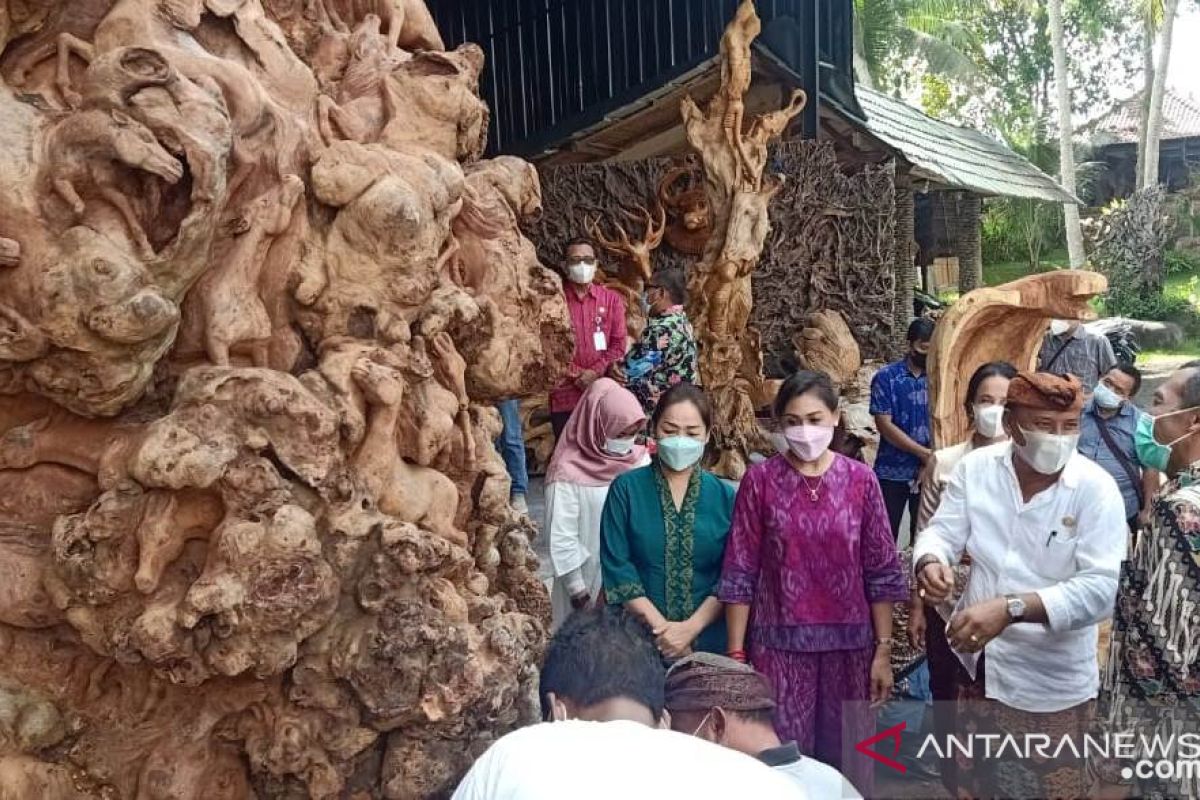 Dekranasda Kota Batu kagumi produk kerajinan Gianyar