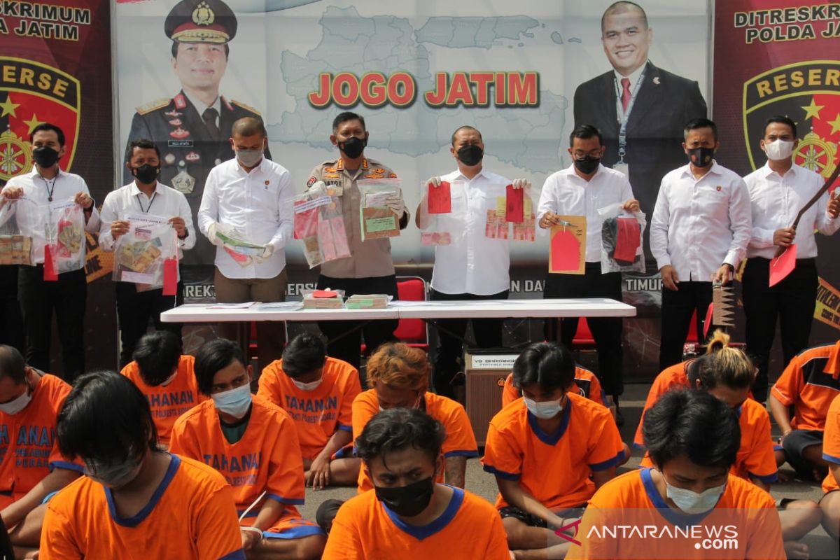 Lakukan pungli, puluhan preman dibekuk Polda Jatim