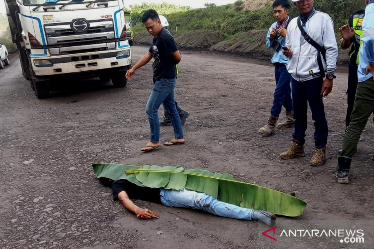 Sopir PT Buana Karya Bhakti ditemukan tewas di jalan angkutan batu bara di Tapin