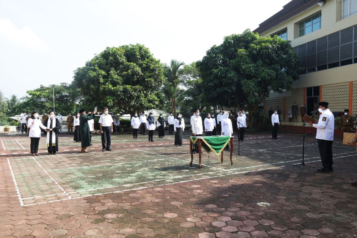 Gubernur Banten lantik  20 pejabat Dinas Kesehatan pengganti yang mundur