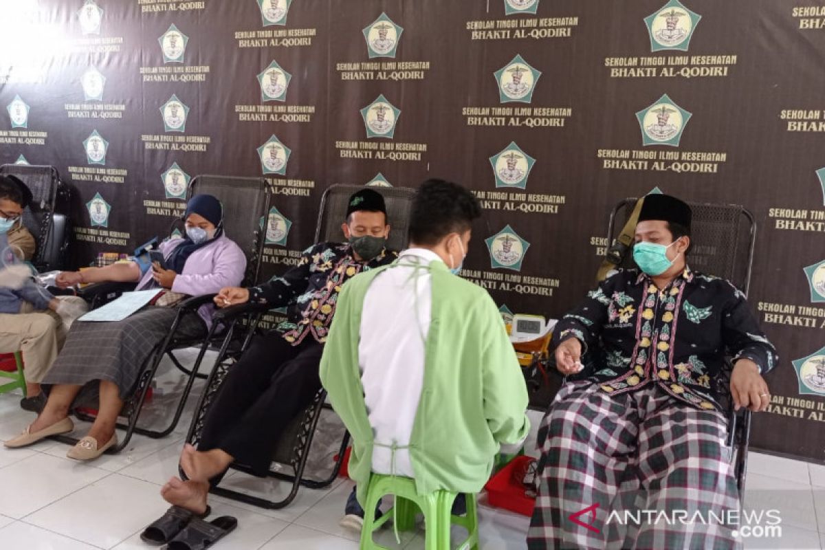 Lumbung pendonor pemula dikukuhkan PMI di pesantren Jember-Jatim