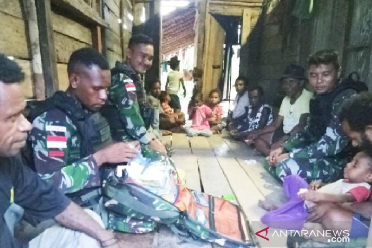 Satgas TNI beri layanan kesehatan gratis warga di perbatasan RI-PNG