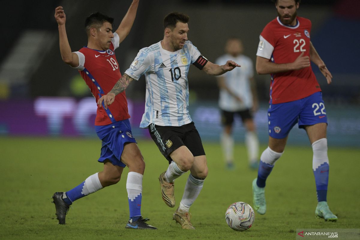 Argentina harus puas ditahan  imbang Chile 1-1