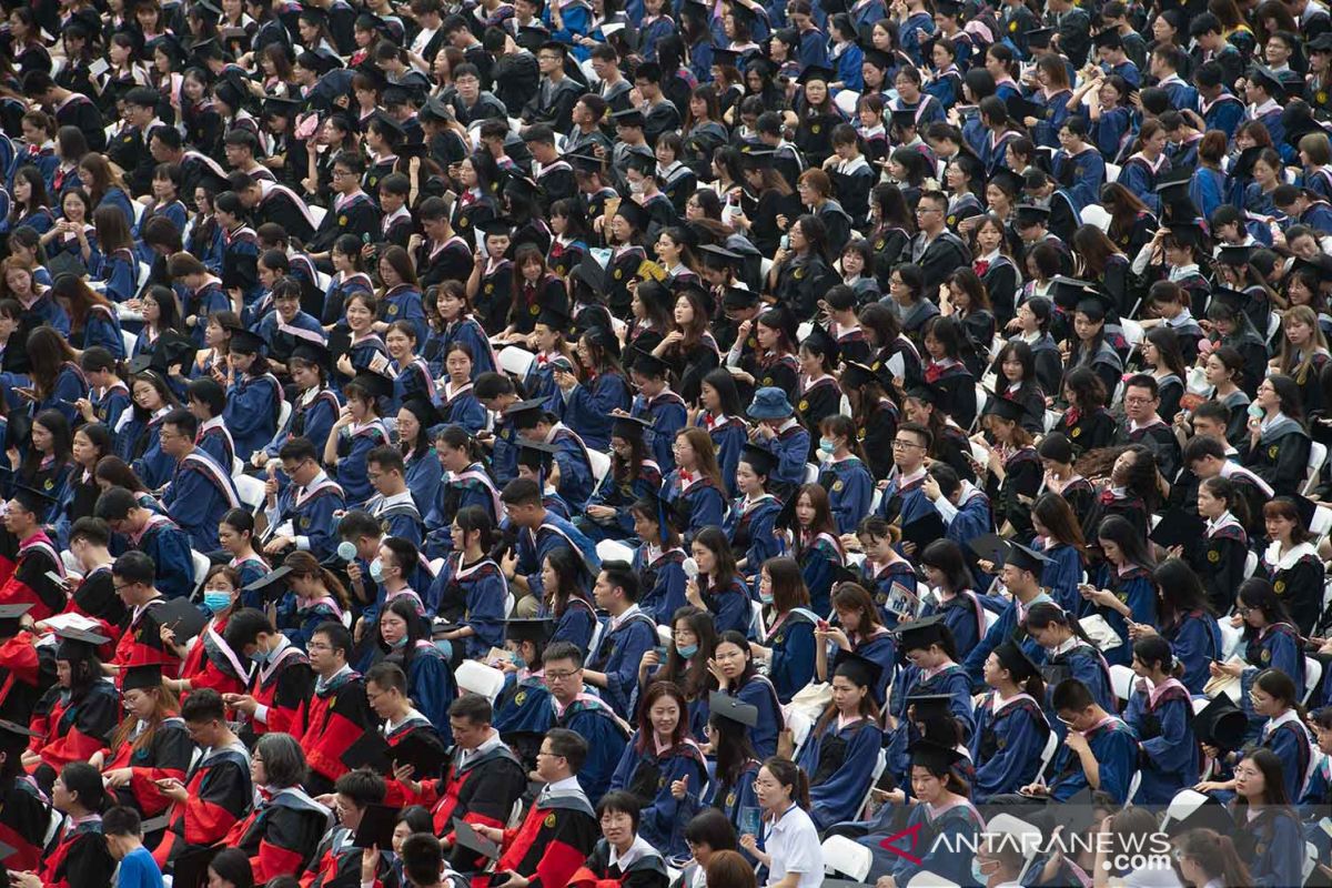 Kota-kota di China melarang warga tanpa vaksin beraktivitas di keramaian