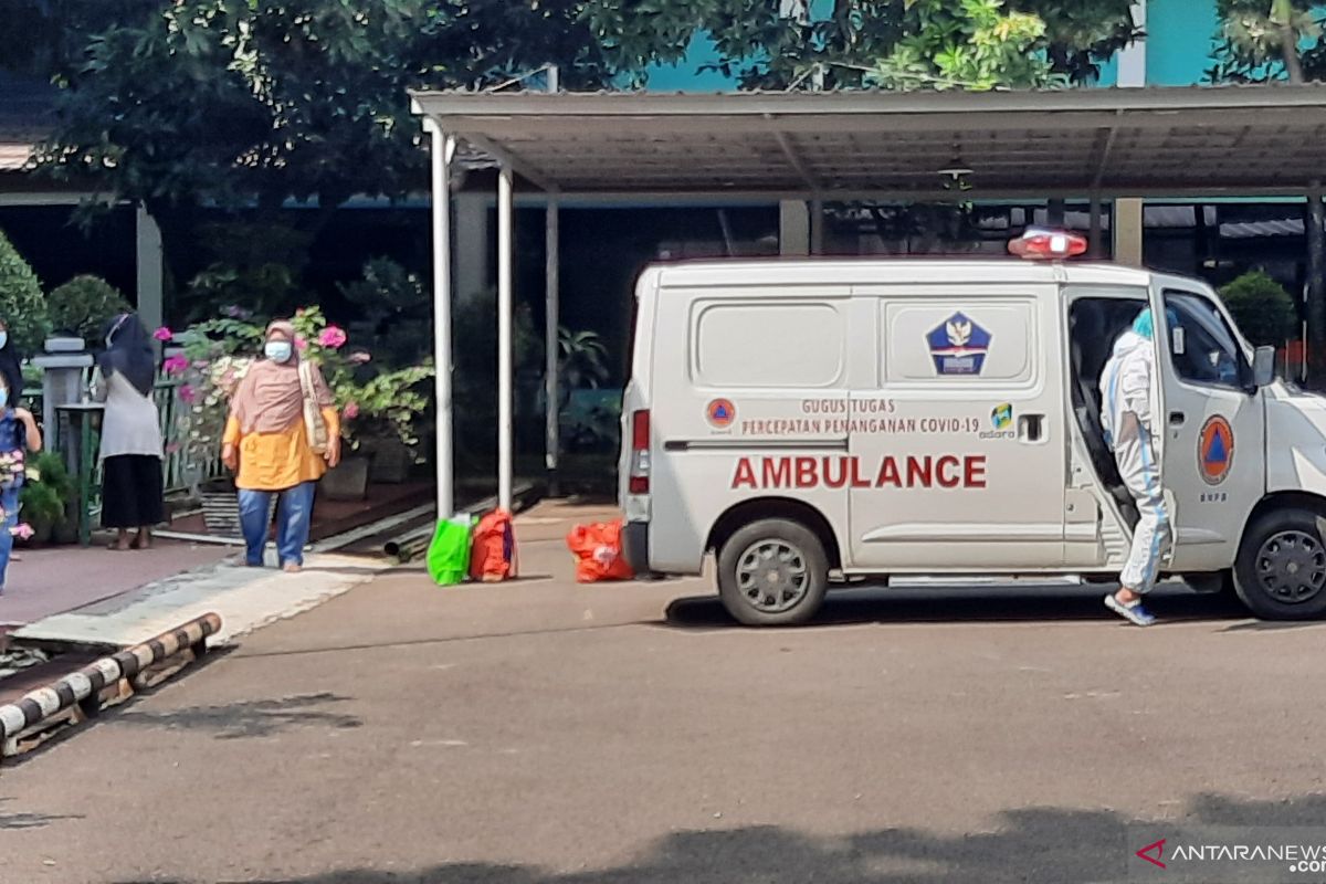 Kamar isolasi pasien COVID-19 di Graha Wisata TMII sampai saat ini terisi penuh