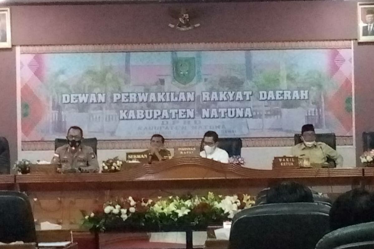 DPRD Natuna lakukan rapat kerja terkait penanganan COVID - 19