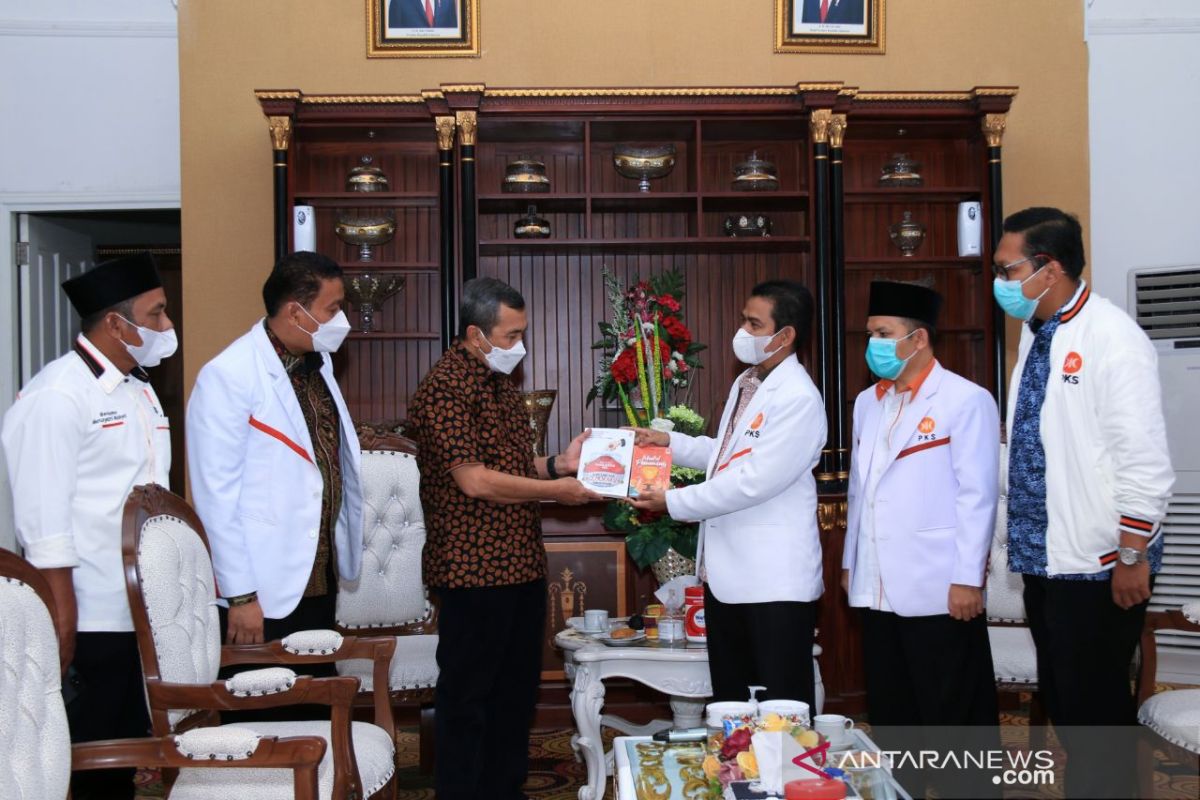 Gubernur sambut baik kunjungan silahturahmi kebangsaan PKS Riau
