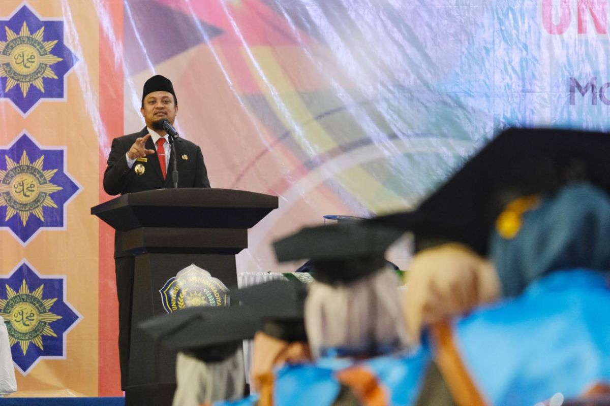 Plt Gubernur Sulsel dorong wisudawan buka lapangan pekerjaan dan bangun usaha