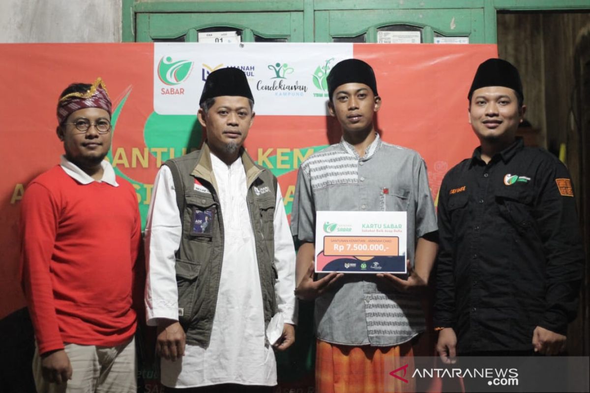 Amanah Takaful salurkan bantuan bagi guru ngaji di Pandeglang dan Cilegon