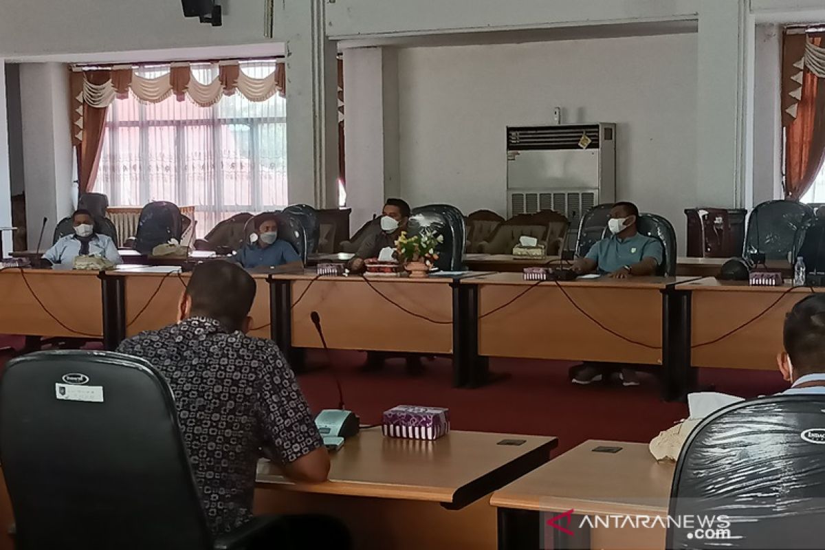 Mediasi sengketa lahan warga, DPRD HSS rapat bersama PT AGM dan PT BGM