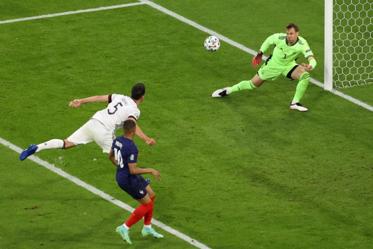 Prancis ungguli  Jerman 1-0 berkat gol bunuh diri
