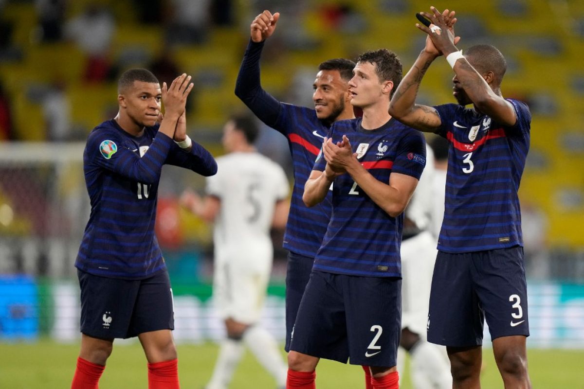 Gol bunuh diri Hummels Prancis menang 1-0 atas Jerman