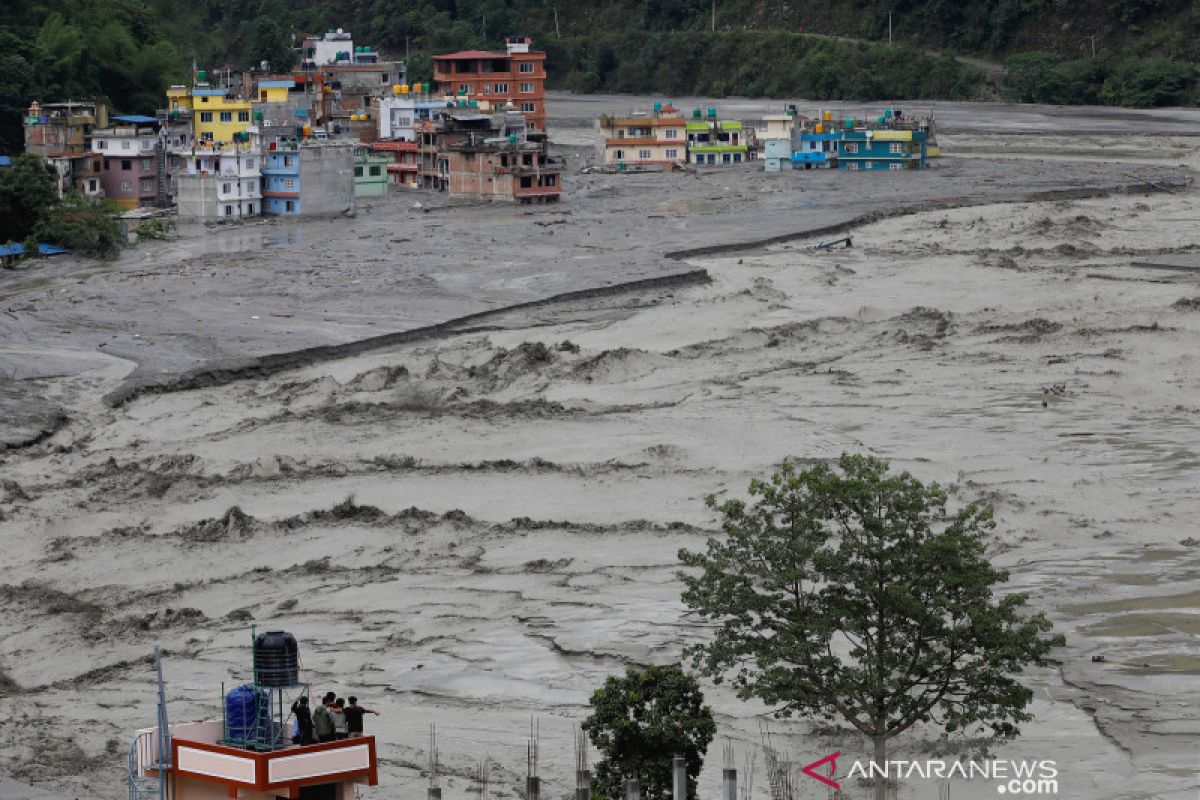 Pekerja China, India termasuk korban tewas dalam banjir Nepal