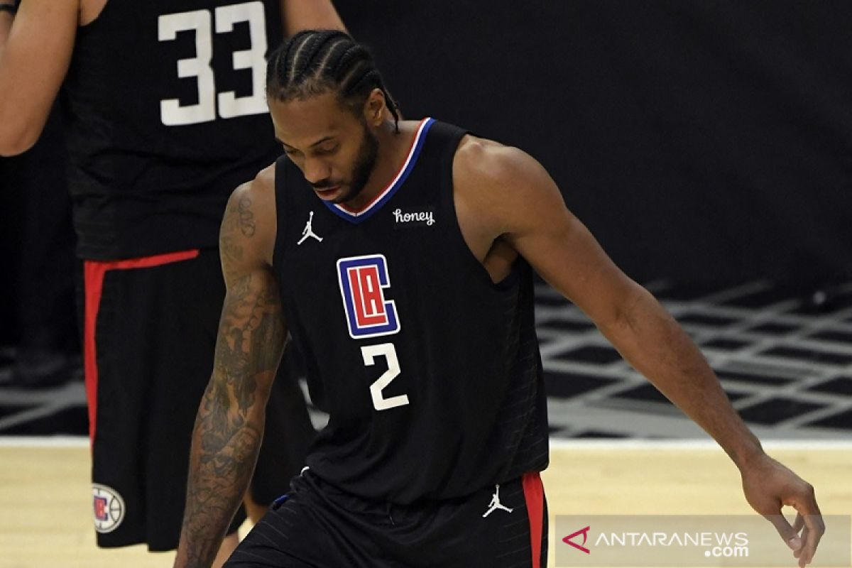 Bintang Clippers Kawhi Leonard jalani operasi tendon bagian lutut