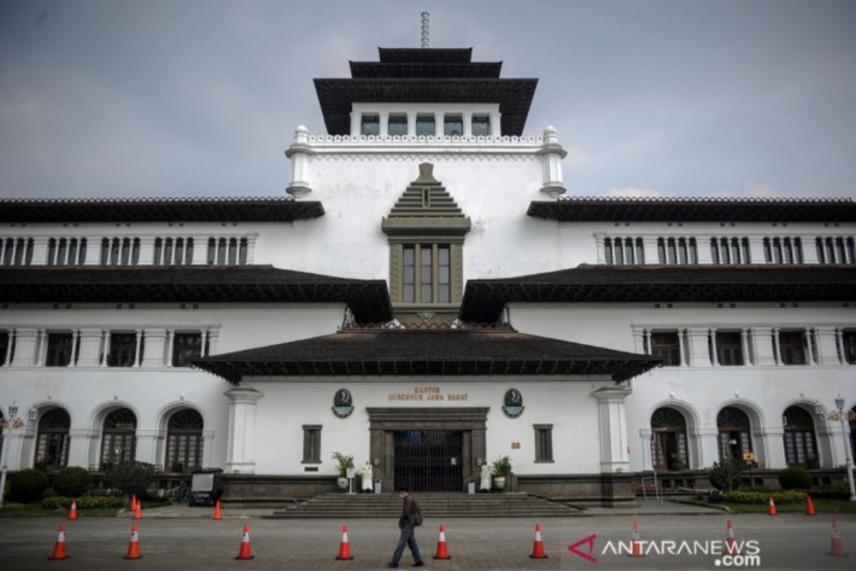 Jumlah pegawai positif COVID-19 bertambah Gedung Sate kembali ditutup