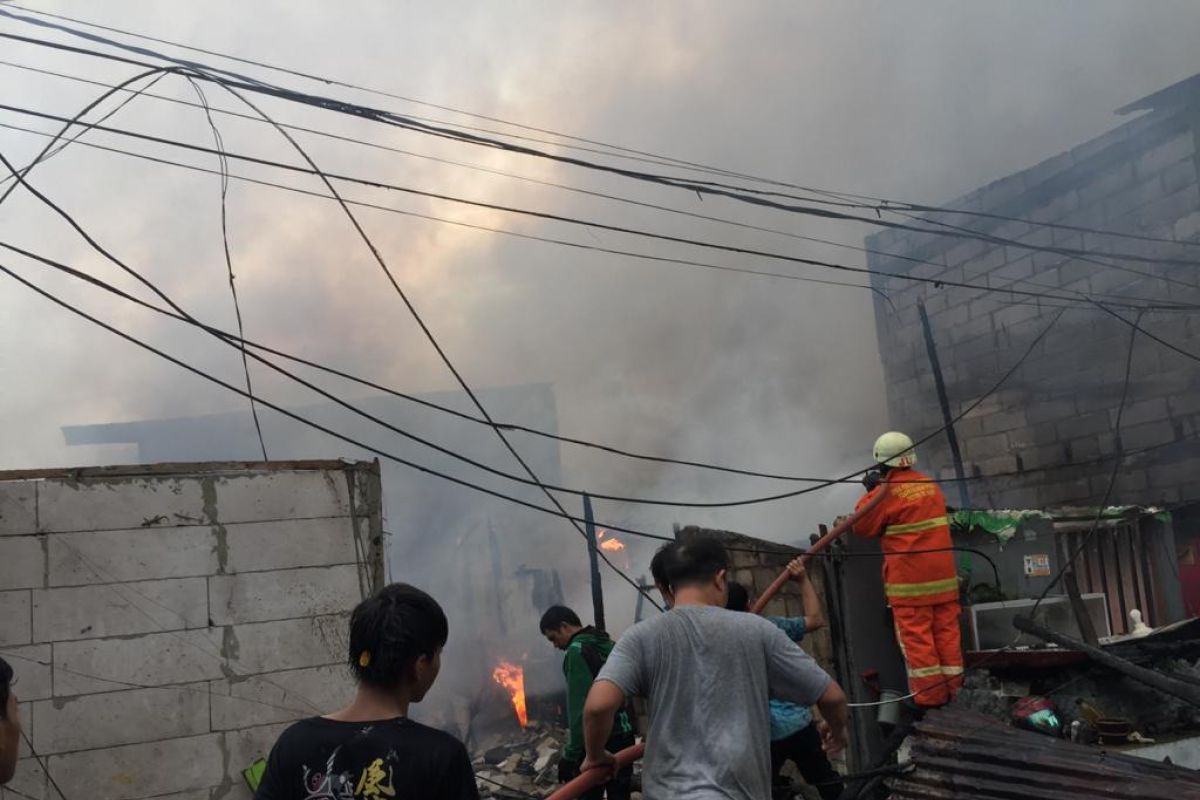 Kebakaran rumah warga di Pademangan diduga akibat korsleting listrik