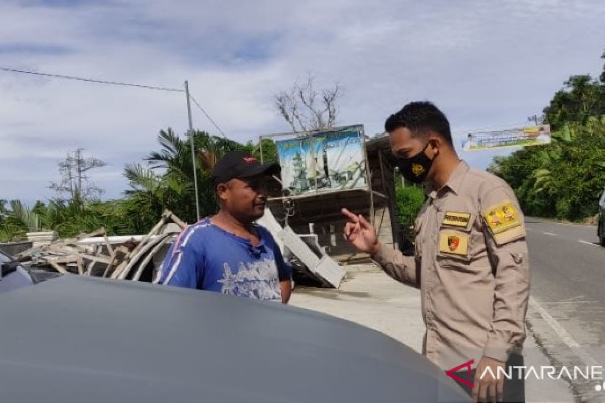 Bila tak ingin kena sanksi, harap pakai masker bila melintas wilayah hukum Polres Tapsel