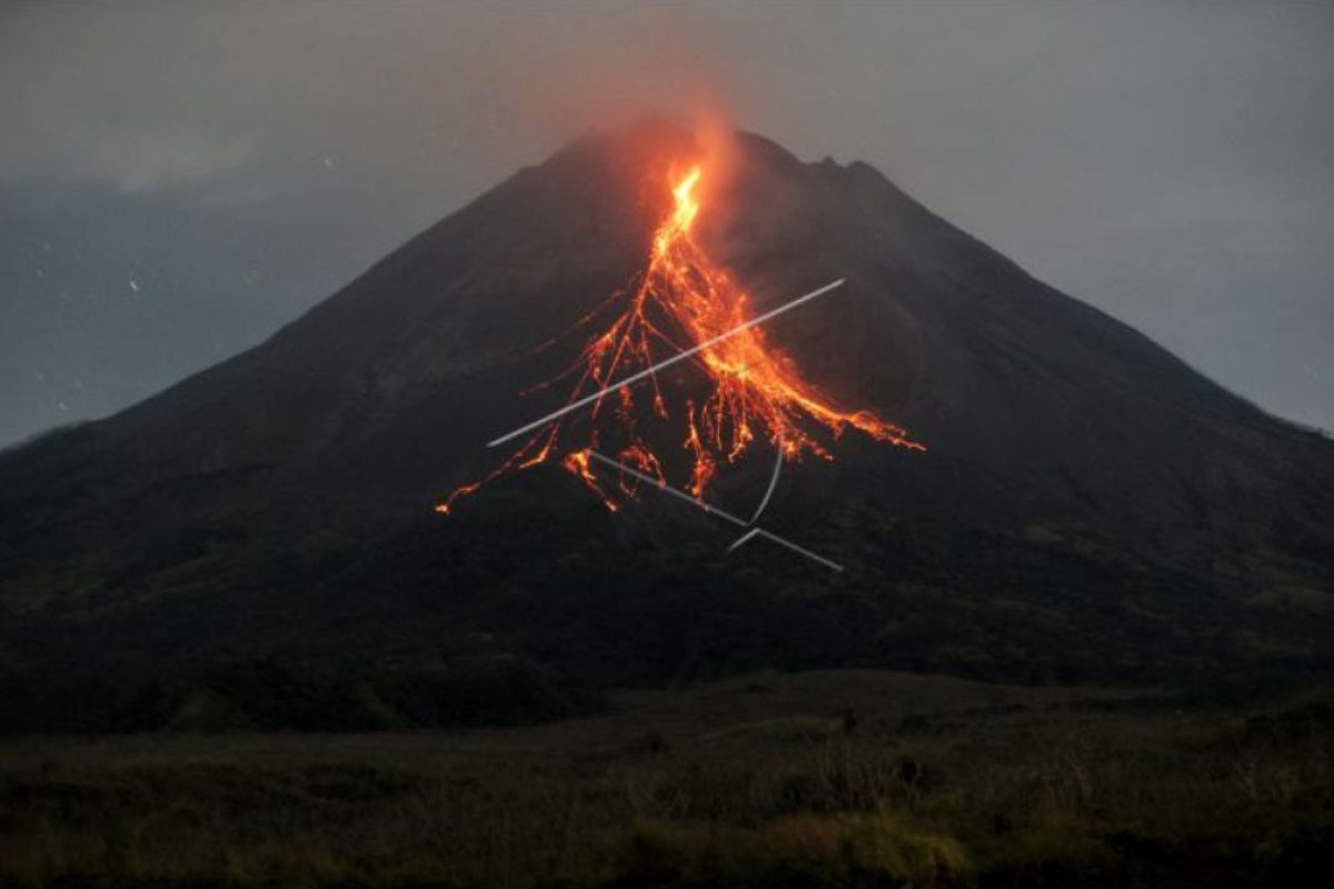 Gunung Merapi mengalami 206  gempa guguran