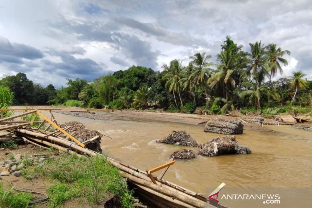 DPRD HST: Pembangunan jembatan daerah rawan banjir harus menjadi prioritas Pemkab