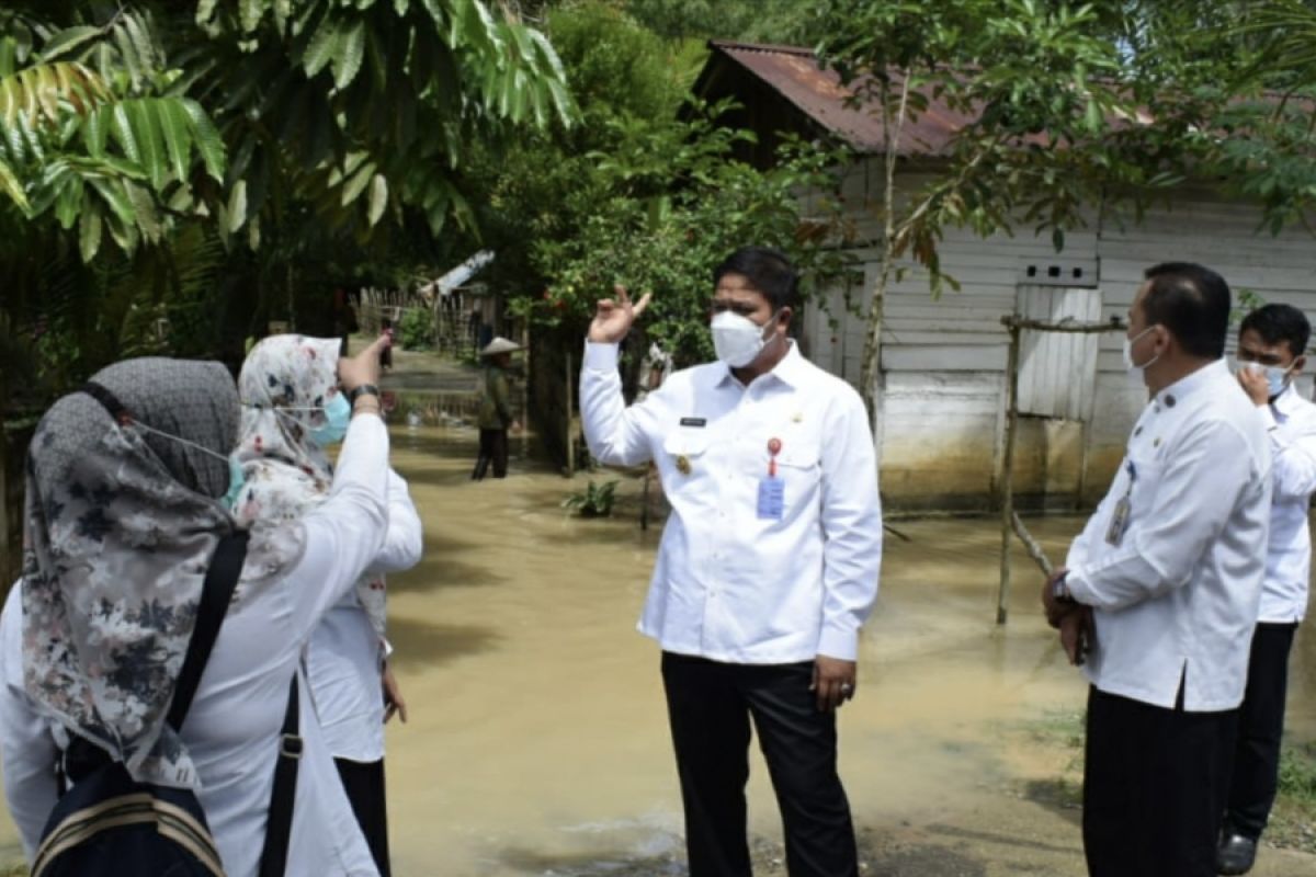 Banjir bandang landa Gunung Toar