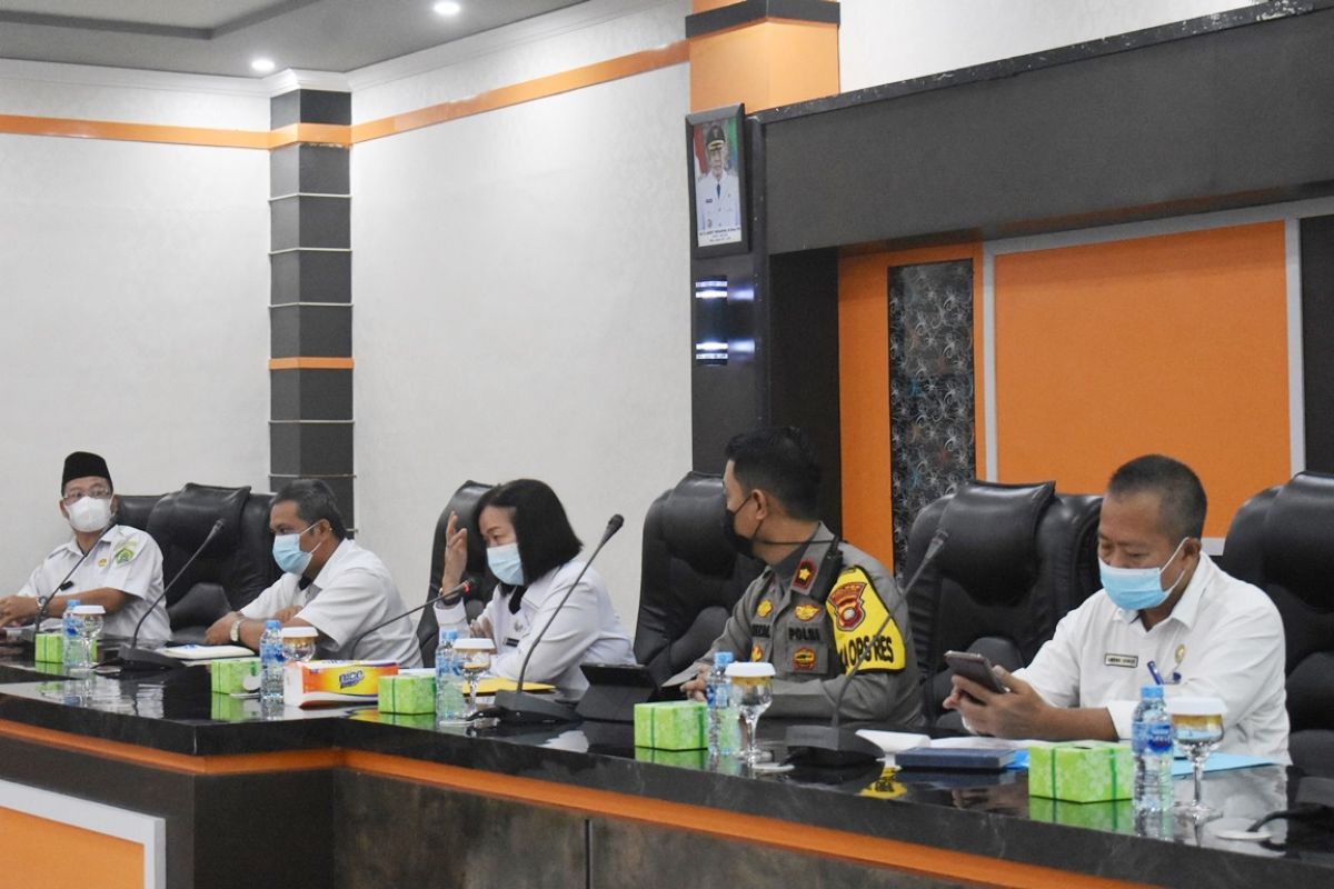 Sekda Sintang pimpin rapat persiapan sekolah tatap muka