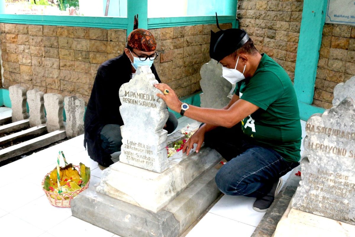 Jelang HUT, Wawali Armuji ziarah ke makam pendiri klub Persebaya