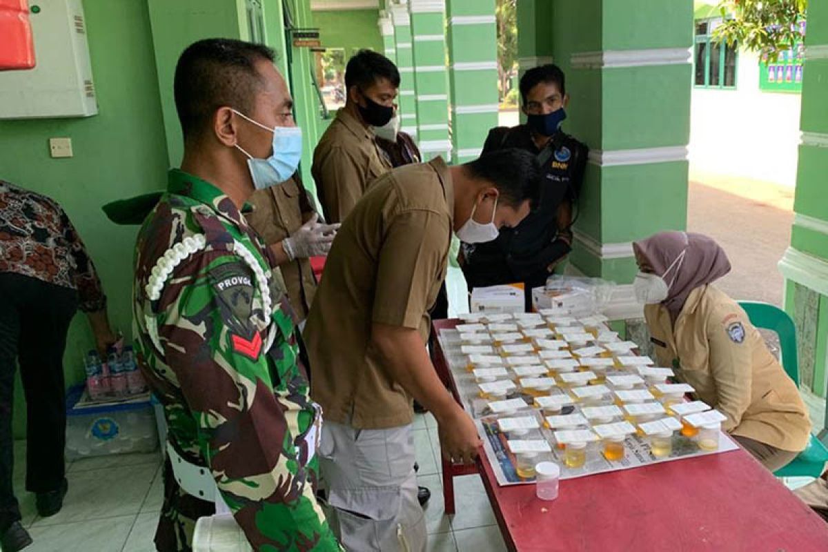 Puluhan prajurit TNI di Aceh Utara jalani tes urine cegah narkoba