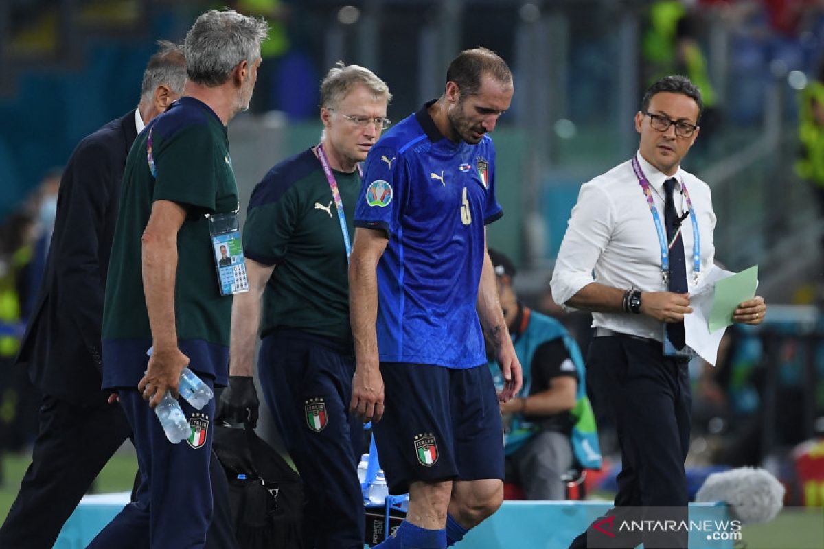 Chiellini alami cedera paha  saat ladeni Swiss