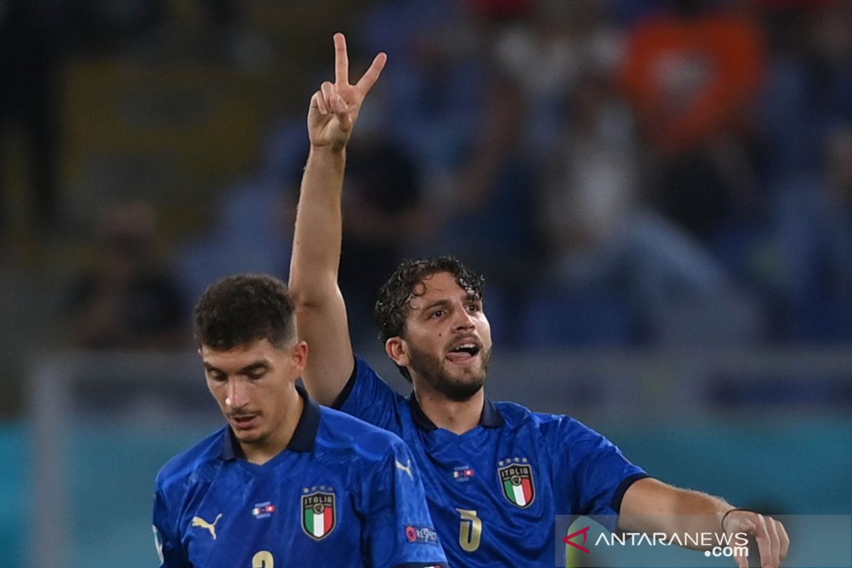 Manuel Locatelli antar Italia ke babak 16 besar