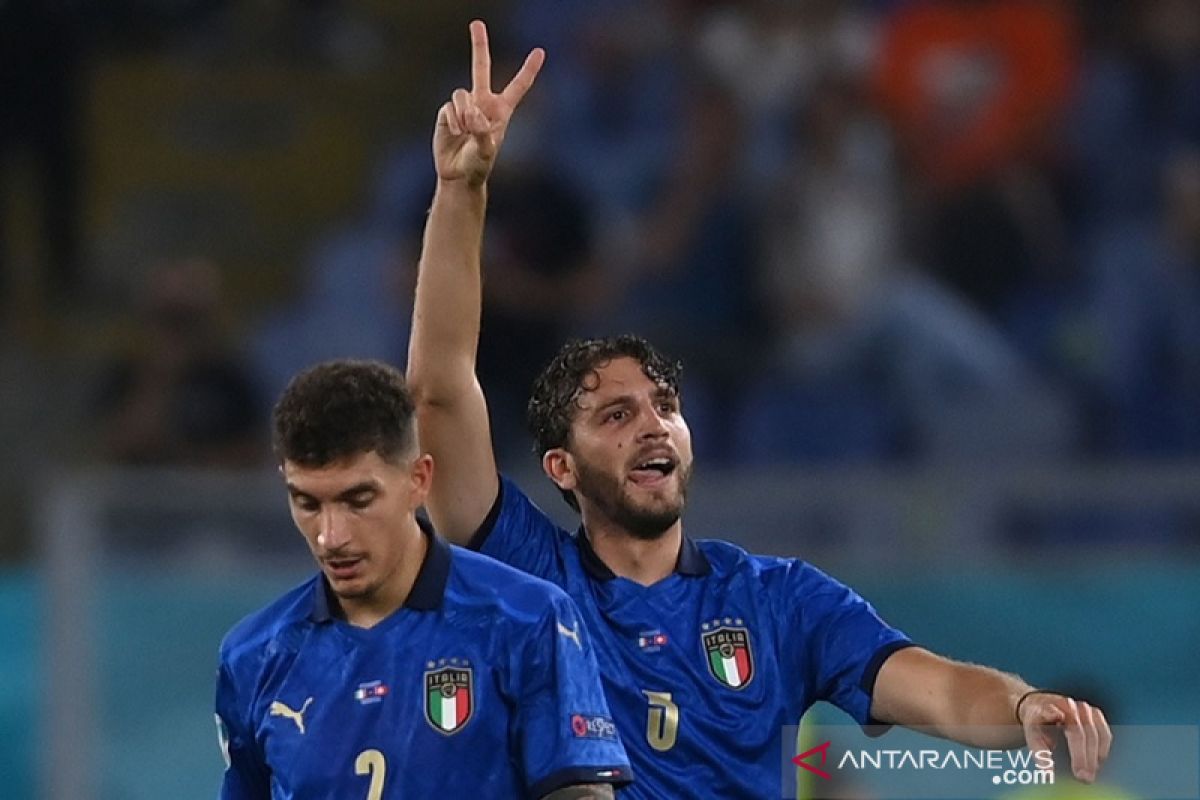 Manuel Locatelli antar Italia ke babak 16 besar usai menang 3-0 atas Swiss