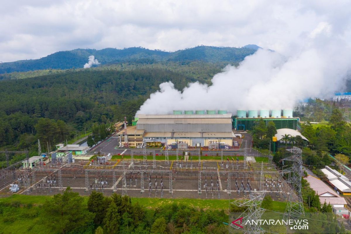 PLN Siap Pimpin Transisi Energi melalui Pengembangan EBT di Indonesia