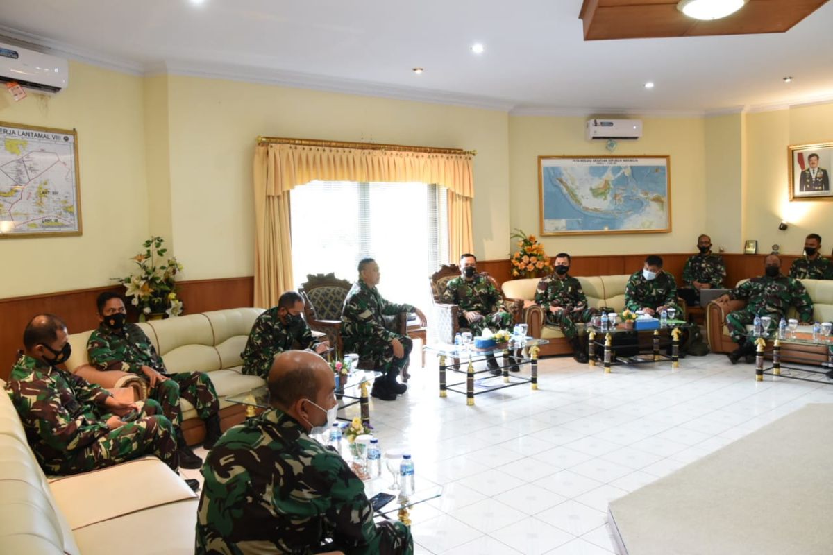 Tim Mabes TNI kunjungi Lantamal VIII Manado