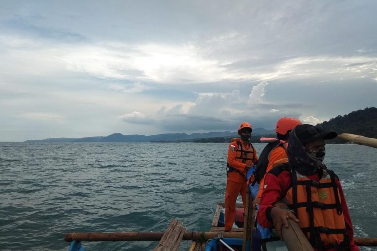 Pencarian pelajar Bogor hilang tenggelam di laut Sukabumi belum membuahkan hasil