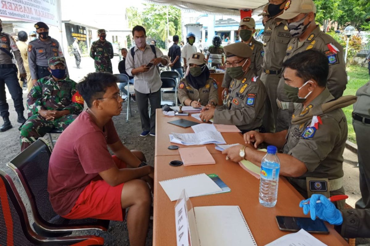 Pemkot Mataram mengingatkan masyarakat tidak abai terapkan prokes COVID-19