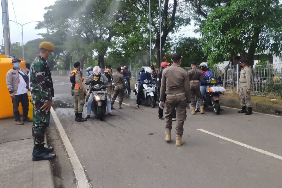 Penyekatan Suramadu dari dua arah Surabaya dan Madura diberlakukan