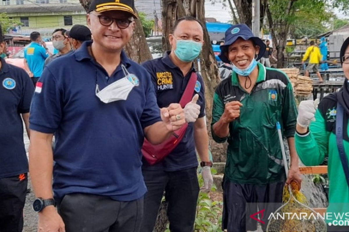 BNN Kalsel gelar HANI dengan aksi bersihkan sungai