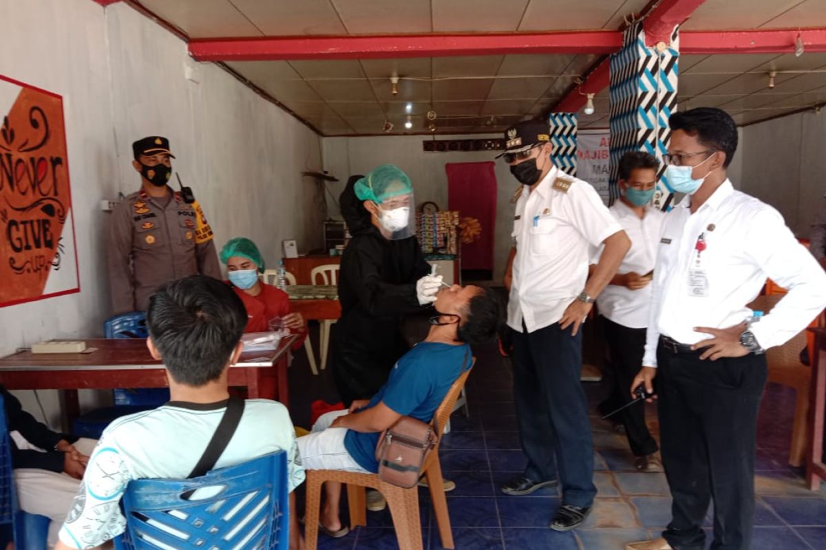 Satgas COVID-19 Kecamatan Sengah Temila razia di Pasar Pahauman