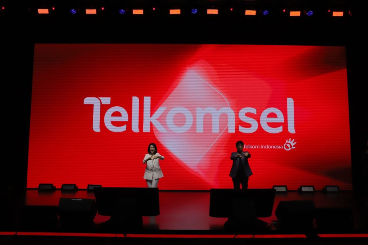 Telkomsel perkenalkan logo baru bawa identitas budaya Indonesia