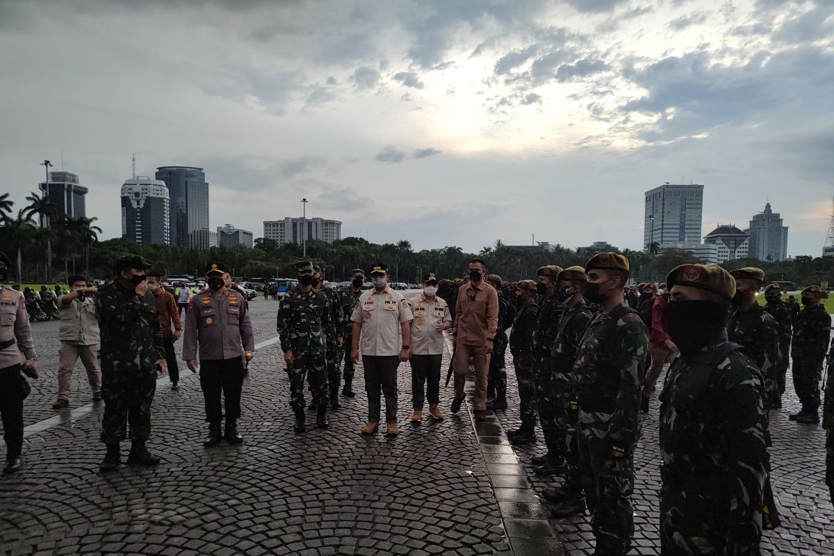 Kasus Corona Jakarta melonjak, Anies: Seluruh kegiatan harus terhenti 9 malam