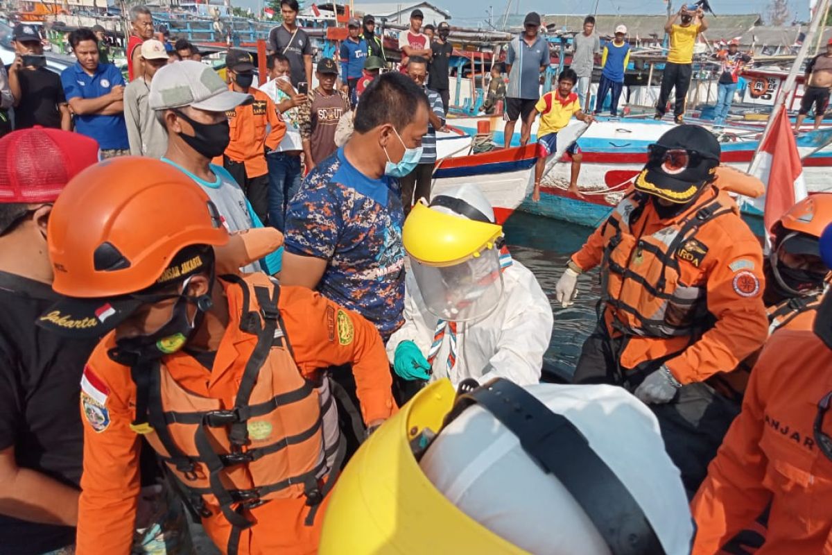 Tim SAR temukan jasad pelajar tenggelam di laut Palabuhanratu