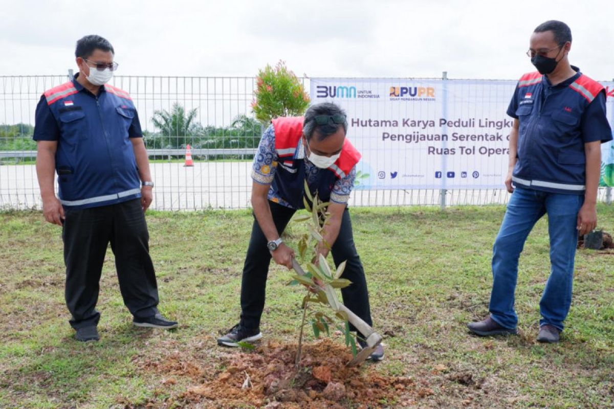 Hutama Karya lakukan penghijauan di gerbang tol dan rest area