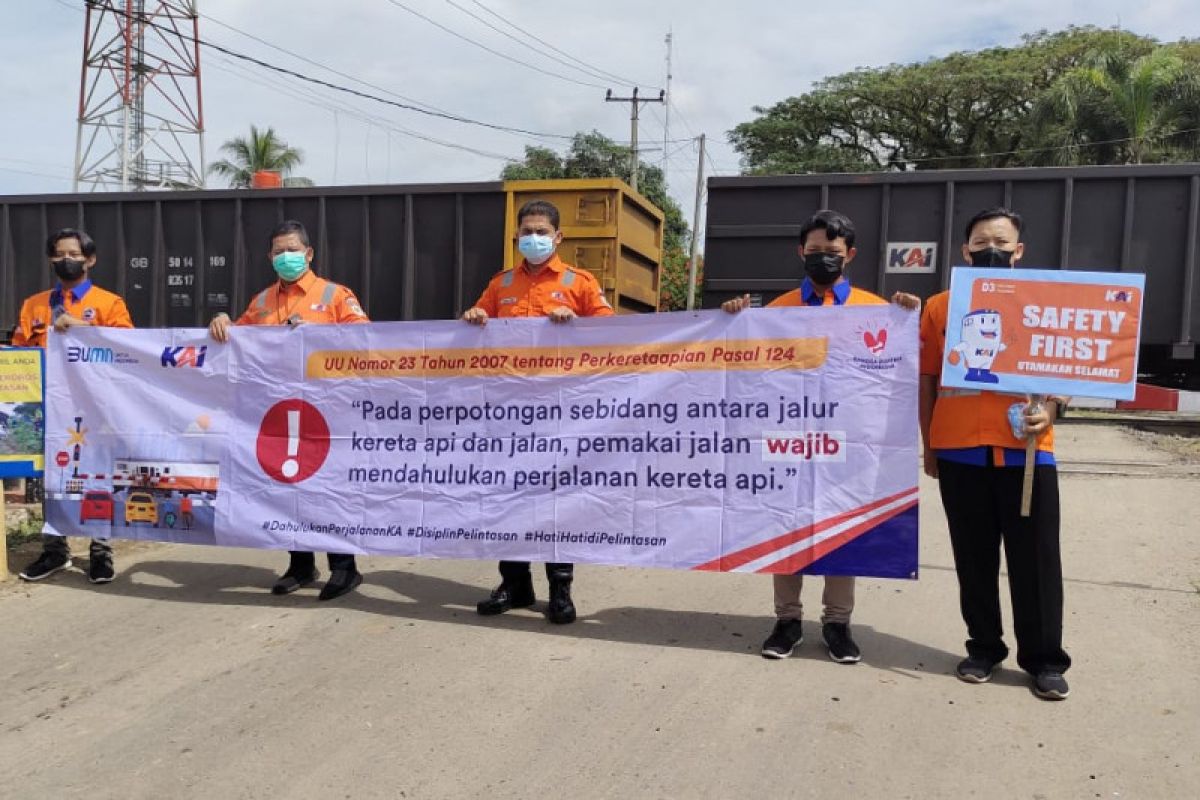 PT KAI Tanjungkarang lakukan sosialisasi keselamatan di Stasiun Bekri