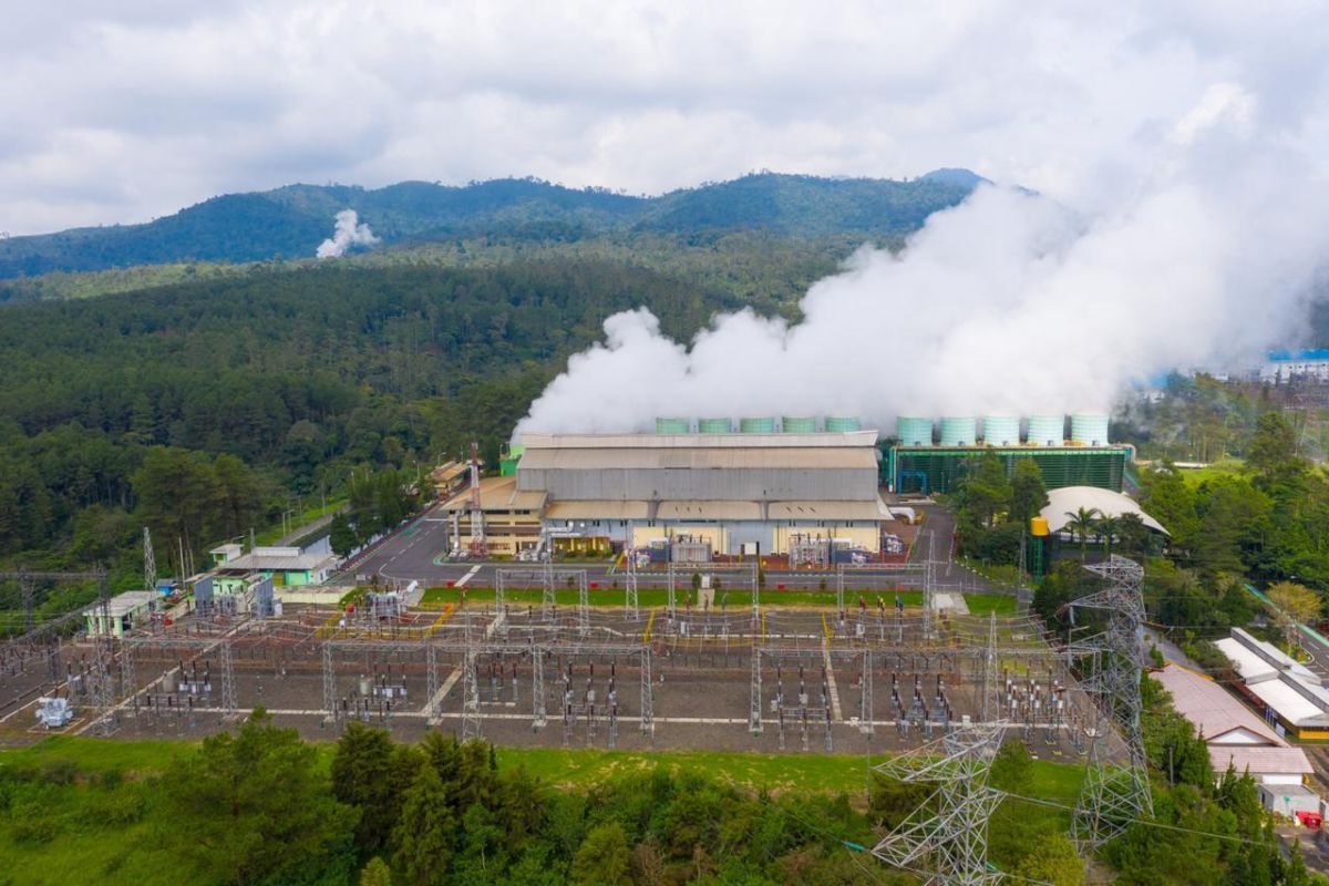 PLN siap pimpin transisi energi melalui pengembangan EBT di Indonesia