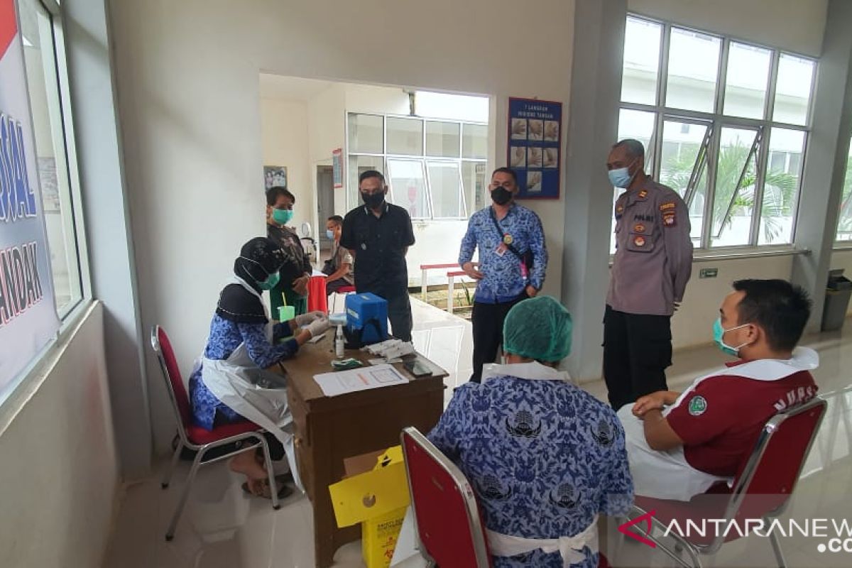 Pemkab Landak prioritaskan vaksin COVID-19 bagi guru