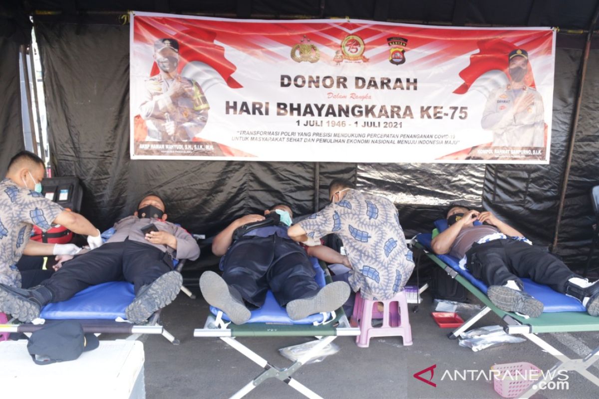 Personel Polres donor untuk bantu cukupi kebutuhan darah di Pandeglang